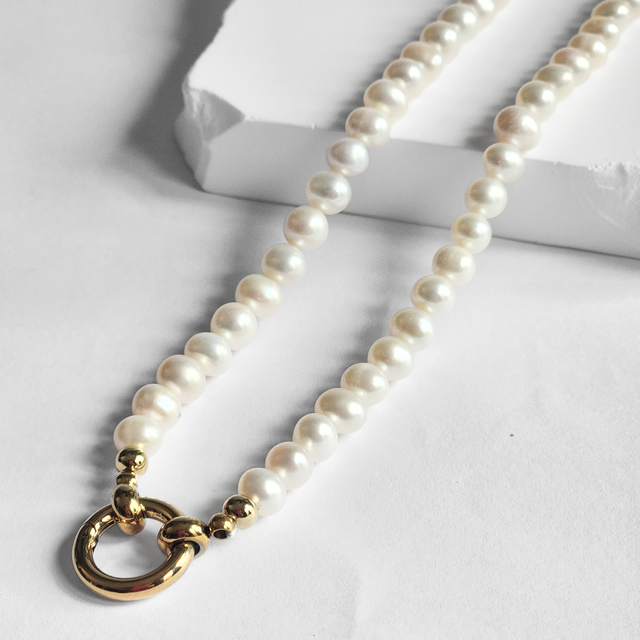 Pearl Necklace with Classic Circular Annex Ring
