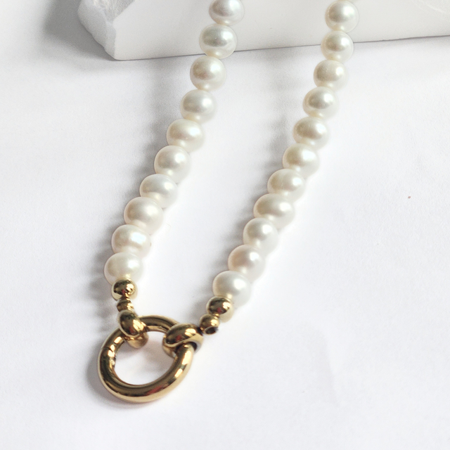 Pearl Necklace with Classic Circular Annex Ring