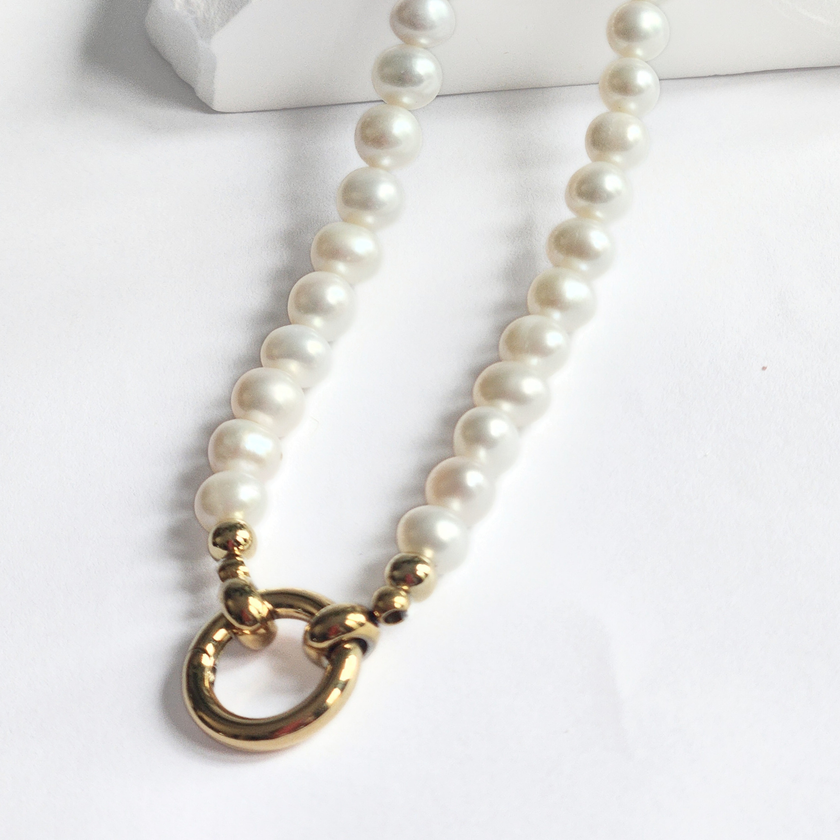 Pearl Necklace with Classic Circular Annex Ring